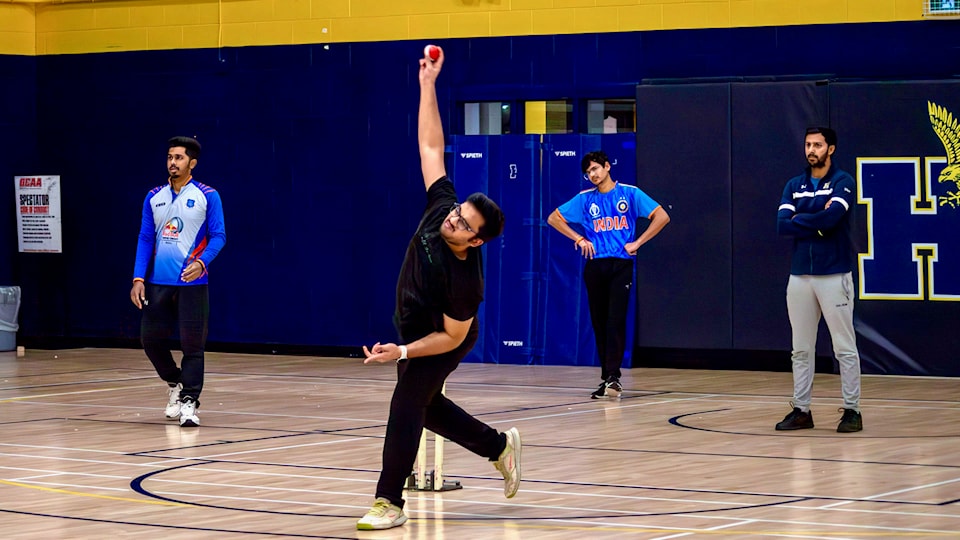 cricket_bowler