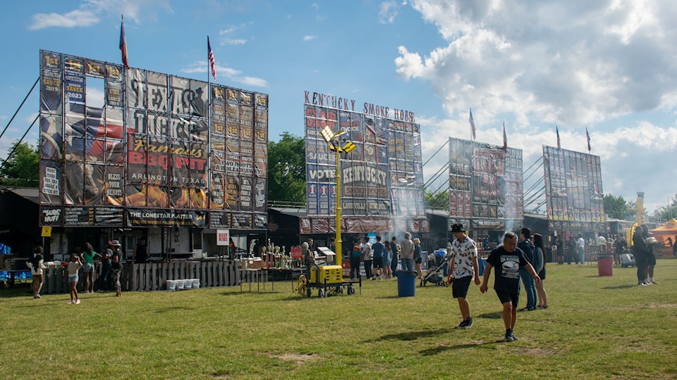 four-of-the-most-well-known-bbq-vendors-had-their-stalls-open-for-customers-at-the-annual-ribfest-in-the-toronto-beaches-neighbourhood