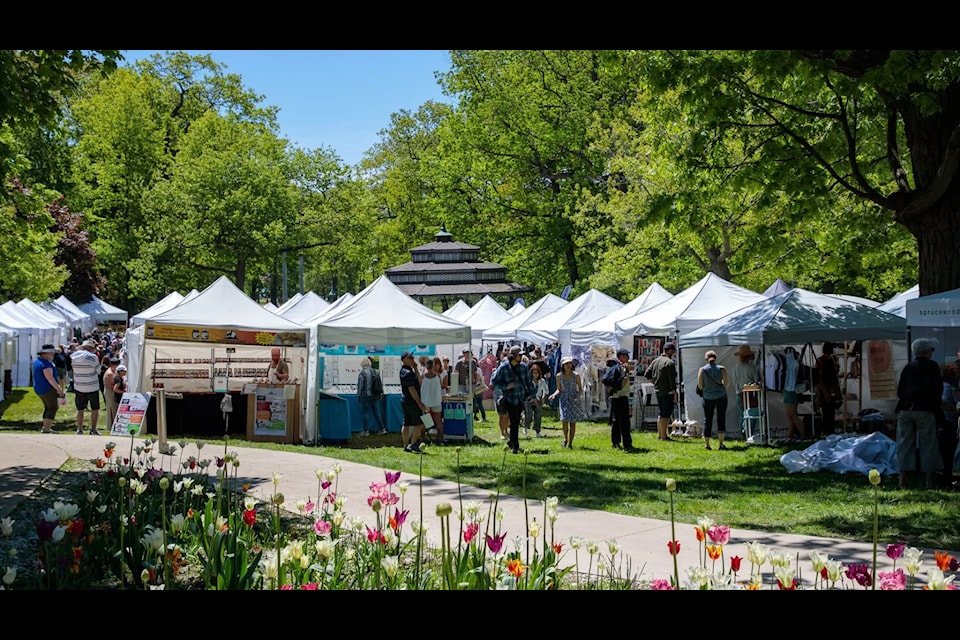 Signatures Beaches Arts and Crafts Show at Kew Gardens, Toronto, brings artisan products to the GTA.